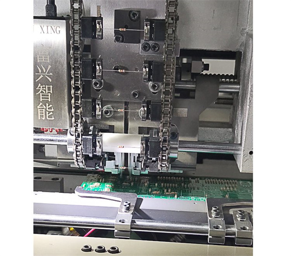 SMT生產(chǎn)中提高插件機(jī)設(shè)備生產(chǎn)效率，這些就夠了